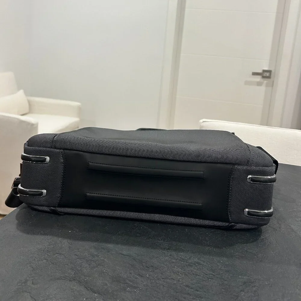 Tumi Slim Briefcase (Mint Condition)